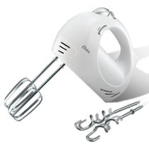 Batidora Oster de mano, con 250 watts de potencia.