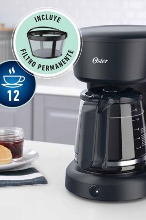 Cafetera Oster de 12 tazas, con filtro reusable.