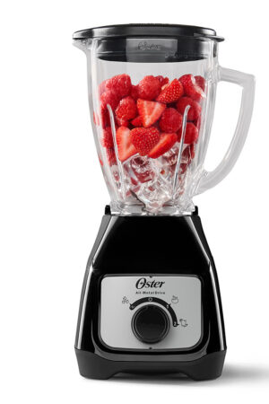 Licuadora Oster vaso de vidrio, 550 watts de potencia y rendimiento máximo de 800 watts.