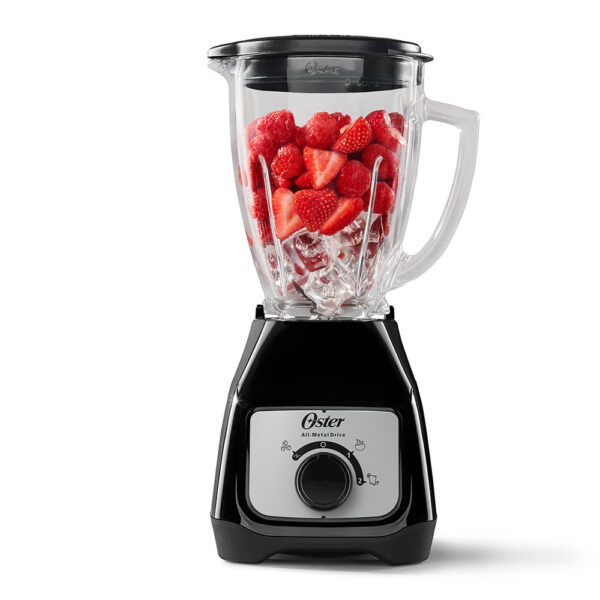 Licuadora Oster vaso de vidrio, 550 watts de potencia y rendimiento máximo de 800 watts.