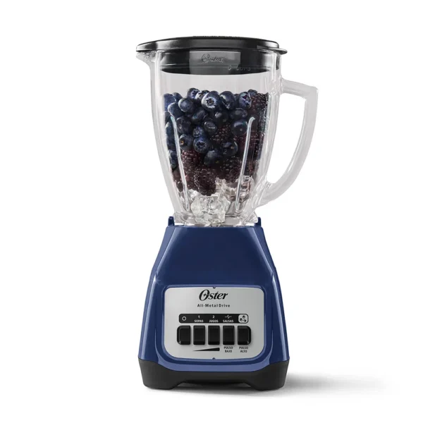 Licuadora Oster vaso de vidrio, 550 watts de potencia y rendimiento máximo de 800 watts.