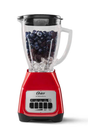 Licuadora Oster vaso de vidrio, 550 watts de potencia y rendimiento máximo de 800 watts.