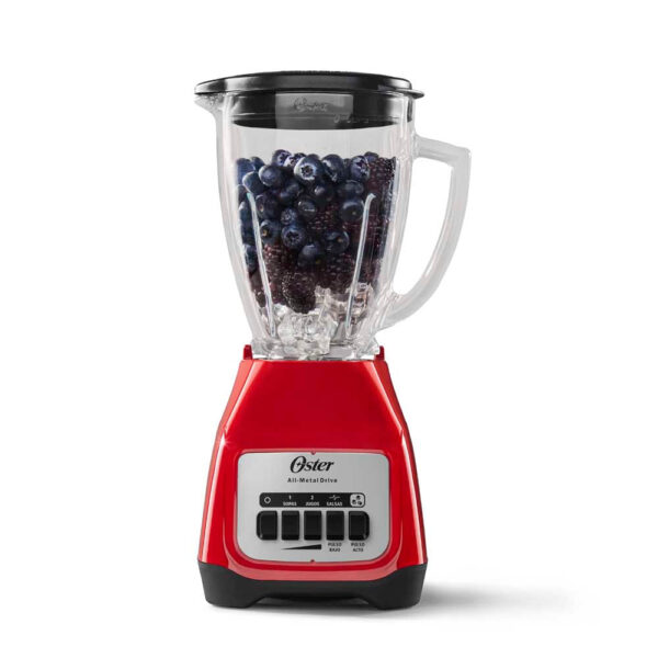Licuadora Oster vaso de vidrio, 550 watts de potencia y rendimiento máximo de 800 watts.