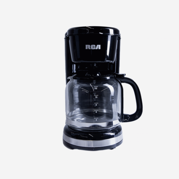 Cafetera RCA de 12 tazas con filtro reusable.