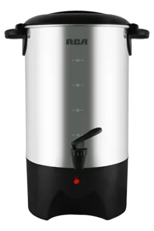 Cafetera RCA de 30 tazas.